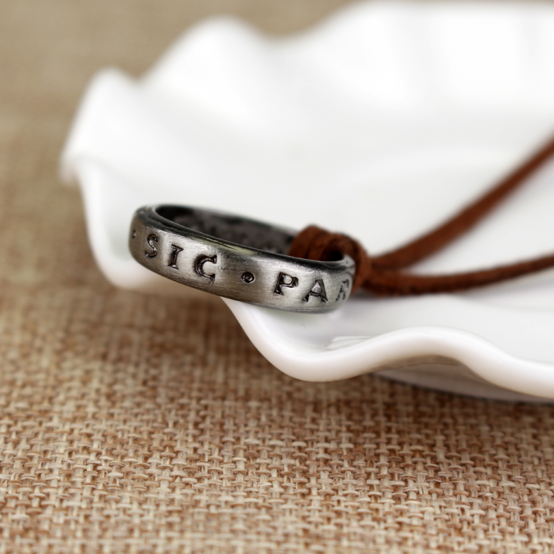 PS4 game Uncharted 4 Necklace  - Party Games Ps4 のレビューと価格