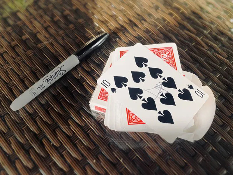 Jumping Signed Card Magic Tric - Party Games Easy のレビューと価格
